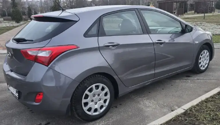 Продам хюндай i30 2014 года.
Машина в отличном сострянии.
Один хозяин по птс
Механика (шестиступенчатая)
Родной пробег 126 тыс.
Зеленая автотека.
Комплектация:
4 Стеклоподъемника
▫️Подогрев сидений
▫️Парктоник
▫️Мульти руль
▫️Ксенон
▫️Датчики света
▫️Абс
▫️Сервисная книжка
Звонмте спрашивайте торг.
Цена: 930.000₽
Тел +79494999745 - фотография - 4