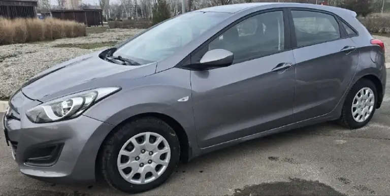 Продам хюндай i30 2014 года.
Машина в отличном сострянии.
Один хозяин по птс
Механика (шестиступенчатая)
Родной пробег 126 тыс.
Зеленая автотека.
Комплектация:
4 Стеклоподъемника
▫️Подогрев сидений
▫️Парктоник
▫️Мульти руль
▫️Ксенон
▫️Датчики света
▫️Абс
▫️Сервисная книжка
Звонмте спрашивайте торг.
Цена: 930.000₽
Тел +79494999745 - фотография - 7