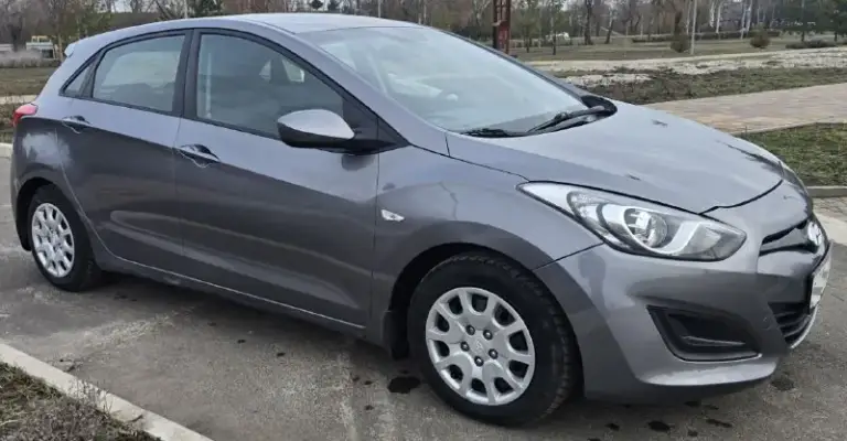Продам хюндай i30 2014 года.
Машина в отличном сострянии.
Один хозяин по птс
Механика (шестиступенчатая)
Родной пробег 126 тыс.
Зеленая автотека.
Комплектация:
4 Стеклоподъемника
▫️Подогрев сидений
▫️Парктоник
▫️Мульти руль
▫️Ксенон
▫️Датчики света
▫️Абс
▫️Сервисная книжка
Звонмте спрашивайте торг.
Цена: 930.000₽
Тел +79494999745 - фотография - 8