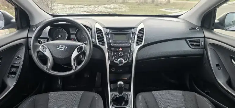 Продам хюндай i30 2014 года.
Машина в отличном сострянии.
Один хозяин по птс
Механика (шестиступенчатая)
Родной пробег 126 тыс.
Зеленая автотека.
Комплектация:
4 Стеклоподъемника
▫️Подогрев сидений
▫️Парктоник
▫️Мульти руль
▫️Ксенон
▫️Датчики света
▫️Абс
▫️Сервисная книжка
Звонмте спрашивайте торг.
Цена: 930.000₽
Тел +79494999745 - фотография - 9