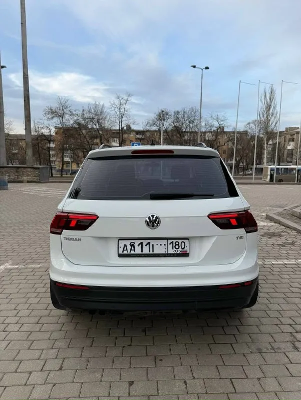 Volkswagen тигуан 2017г я собственник, второй по счету, птс оригинал. Срочная продажа. Хорошая комплектация, родной окрас. Трехзонный климат, подвороты фар, подогрев 4 сидений и руля, ассистенты и тд. Техосмотр пройден. Родной пробег 180 тыс. Обслужена. Цена на неделю 1.540 000 авто оценка 1.9 автотека без выплат, такси и прочего. +79493404685
📞 Звоните: +7(949)3404685 - фотография - 4