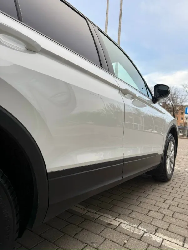 Volkswagen тигуан 2017г я собственник, второй по счету, птс оригинал. Срочная продажа. Хорошая комплектация, родной окрас. Трехзонный климат, подвороты фар, подогрев 4 сидений и руля, ассистенты и тд. Техосмотр пройден. Родной пробег 180 тыс. Обслужена. Цена на неделю 1.540 000 авто оценка 1.9 автотека без выплат, такси и прочего. +79493404685
📞 Звоните: +7(949)3404685 - фотография - 6