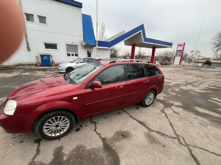 Собственник !!!
Продам лачетти 2007 года в кузове универсал.
Объем двигателя 1.6
Пробег 269000 км ( ничего никогда не крутили)
По факту 2 владелец
90% Машины в родном окрасе
Присутствуют царапинки и другие следы эксплуатации. Кондёр обслужен и работает. Печка дует, подогревы работают. Салон нормальный
Машина на ходу каждый день.
Перекупы не беспокойте, за 500 не продам. С продажей не спешу.
Цена 595000 торг будет реальному покупателю
Всем удачных продаж и покупок!
+79497956303
+79493903302
Г. Донецк - фотография - 1