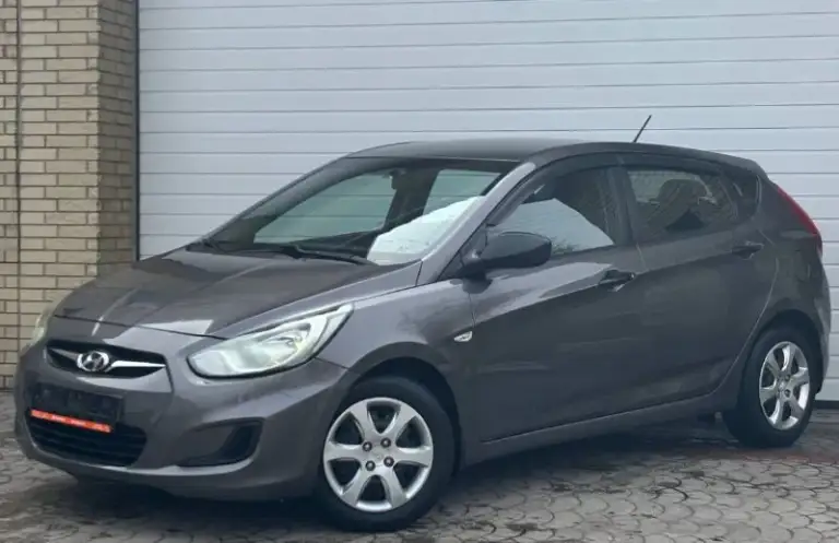 Продам hyundai solaris
Год выпуска:2014
Объем двигателя: 1,6 123.лс
Кпп автомат

Отличная комплектация:
Климат-контроль,
Датчик света, abs, esp,
Подогрев сидений,
Мульти руль,
4.Эл стекла подъемника,
Электро зеркала,
Подушки безопасности,
Хорошая акустика,
Планшет андроид,
Камера заднего вида, парктроник,
Сигнализация,

Кузов в отличном состоянии!
Рыжиков вздутия и прочего
Нет от слова совсем!
Техническии авто вложений не требует.
Своевременное сезонное обслуживание, заправка и замена фильтров.
Автомобиль без вложения!!

По запросу скину видео обзор.

По документам полный порядок.

Цена 900.000.р возможен торг реальному покупателю!

Номер телефона
+7949-693-58-50
+7949-564-47-36

Г. Донецк - фотография - 1