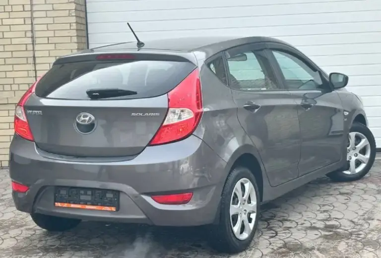 Продам hyundai solaris
Год выпуска:2014
Объем двигателя: 1,6 123.лс
Кпп автомат

Отличная комплектация:
Климат-контроль,
Датчик света, abs, esp,
Подогрев сидений,
Мульти руль,
4.Эл стекла подъемника,
Электро зеркала,
Подушки безопасности,
Хорошая акустика,
Планшет андроид,
Камера заднего вида, парктроник,
Сигнализация,

Кузов в отличном состоянии!
Рыжиков вздутия и прочего
Нет от слова совсем!
Техническии авто вложений не требует.
Своевременное сезонное обслуживание, заправка и замена фильтров.
Автомобиль без вложения!!

По запросу скину видео обзор.

По документам полный порядок.

Цена 900.000.р возможен торг реальному покупателю!

Номер телефона
+7949-693-58-50
+7949-564-47-36

Г. Донецк - фотография - 3
