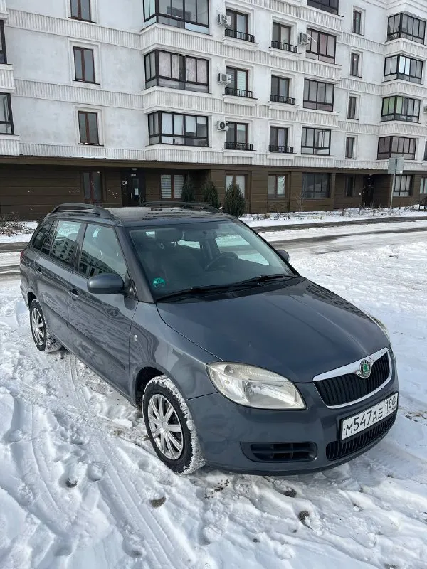 Продам skoda fabia.
2008 Год
Объем двигателя - 1,2л.
Пробег 147 тысяс (родной)
Авто полностью в заводском окрасе, не единого подкраса!
Авто местное, не пригон!
1 Хозяин с салона!
Двигатель в идеальном состоянии, коробка идеально переключает, дно, стаканы отлично, все в заводе!
Кузов без гнили и ржавчины.
Салон не просижен, не затертый, не прокуренный!
Электрика вся исправна.
Хорошая зимняя резина.
Очень экономный расход.
Кто ищет достойное состояние, приезжайте смотрите!
Осмотр г. Мариуполь
Цена - 510 тысяч рублей.
Тел. +79494970042 - фотография - 3