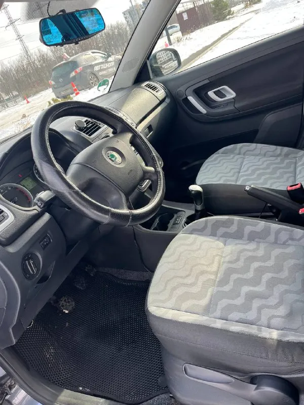 Продам skoda fabia.
2008 Год
Объем двигателя - 1,2л.
Пробег 147 тысяс (родной)
Авто полностью в заводском окрасе, не единого подкраса!
Авто местное, не пригон!
1 Хозяин с салона!
Двигатель в идеальном состоянии, коробка идеально переключает, дно, стаканы отлично, все в заводе!
Кузов без гнили и ржавчины.
Салон не просижен, не затертый, не прокуренный!
Электрика вся исправна.
Хорошая зимняя резина.
Очень экономный расход.
Кто ищет достойное состояние, приезжайте смотрите!
Осмотр г. Мариуполь
Цена - 510 тысяч рублей.
Тел. +79494970042 - фотография - 7