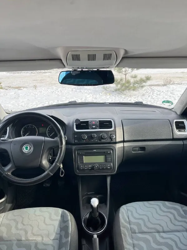 Продам skoda fabia.
2008 Год
Объем двигателя - 1,2л.
Пробег 147 тысяс (родной)
Авто полностью в заводском окрасе, не единого подкраса!
Авто местное, не пригон!
1 Хозяин с салона!
Двигатель в идеальном состоянии, коробка идеально переключает, дно, стаканы отлично, все в заводе!
Кузов без гнили и ржавчины.
Салон не просижен, не затертый, не прокуренный!
Электрика вся исправна.
Хорошая зимняя резина.
Очень экономный расход.
Кто ищет достойное состояние, приезжайте смотрите!
Осмотр г. Мариуполь
Цена - 510 тысяч рублей.
Тел. +79494970042 - фотография - 8