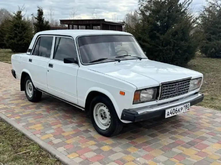 Продам ваз 2107
Год выпуска 2008
Без рыжиков, гнилья, красивая, ровная.
Дно, стаканы, пороги, все на месте.
Коробка не хрустит, не вылетает.
По ходовой нареканий нет, все как положено работает.
Салон в хорошем состоянии, чисто, опрятно, никаких запахов
Новий акб
Акустика магнитола колонки
Сел поехал, вложений на данный момент никаких.
По документам никаких вопросов, нет ни штрафов ни запретов, все вины читаются, поехали и спокойно переоформили. Один собственник птс оригинал машина местная
Цена 245 тысяч рублей хороший торг быстрым покупателем
Осмотр город мариуполь
Возможен обмен
Тел +79499360437
📞 Звоните: +7(949)9360437 - фотография - 2