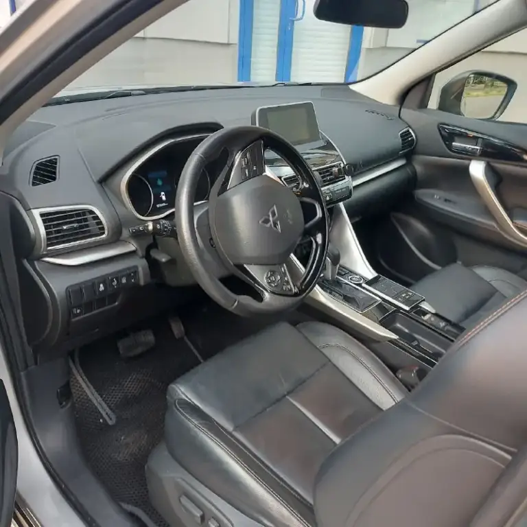 Mitsubishi eclipse cross 2019 года.
✅Японская сборка.
✅В рф одна владелица 2,5 года.
✅Полный привод. 1,5 турбо.
✅Комплектация sel. Кожаный салон, климат контроль, слепые зоны, камера 360, проекция на стекло и т. Д.
✅Пробег на сейчас 78 т. Км.
✅Цена 2 180 т. Руб.
Донецк. Т. +7949-424-81-66 - фотография - 4