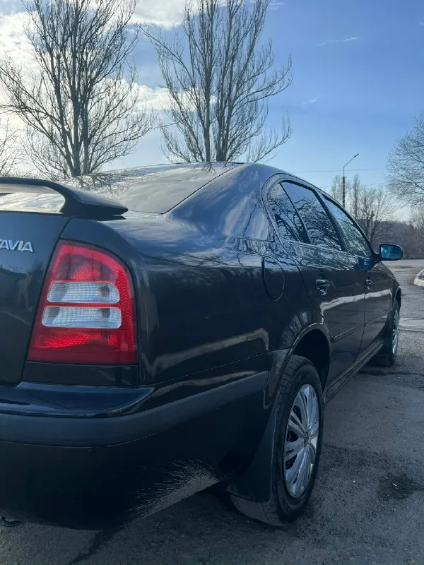Skoda octavia tour 2008 год один владелец двигатель 1.6 bfq( 102 л. С. ) пробег 210.000 км автомобиль в хорошем состоянии. Кузов ровный, без гнили и ржавчины. Мотор работает идеально, едет бодро, масло не берет. Ходовая часть обслужена. Кпп без хрустов. Сцепление в порядке. Салон в отличном состоянии, не протертый, не прокуренный, водительская дверная ручка целая, черный потолок, козырьки и ручки черные. Хорошая комплектация: кондиционер, усилитель руля (гур), центральный замок, электрорегулируемые зеркала, обогрев зеркал, корректор фар, передние стеклоподъемники, регулировка рулевой колонки, регулировка сидений по высоте, омыватель фар, заводской черный салон, очень вместительный багажник. Юридически в полном порядке. Территориально город макеевка. Цена: 540 тыс. ₽, торг при осмотре. +79494549916
📞 Звоните: +7(949)4549916 - фотография - 3