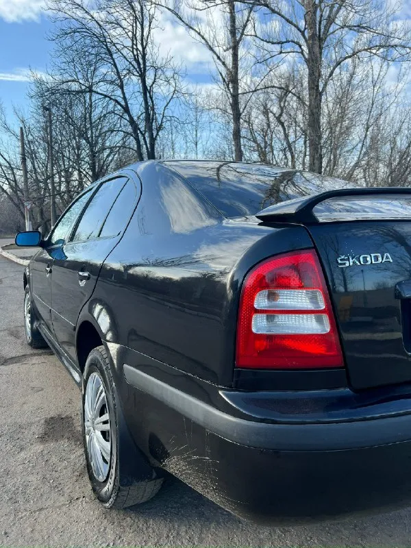 Skoda octavia tour 2008 год один владелец двигатель 1.6 bfq( 102 л. С. ) пробег 210.000 км автомобиль в хорошем состоянии. Кузов ровный, без гнили и ржавчины. Мотор работает идеально, едет бодро, масло не берет. Ходовая часть обслужена. Кпп без хрустов. Сцепление в порядке. Салон в отличном состоянии, не протертый, не прокуренный, водительская дверная ручка целая, черный потолок, козырьки и ручки черные. Хорошая комплектация: кондиционер, усилитель руля (гур), центральный замок, электрорегулируемые зеркала, обогрев зеркал, корректор фар, передние стеклоподъемники, регулировка рулевой колонки, регулировка сидений по высоте, омыватель фар, заводской черный салон, очень вместительный багажник. Юридически в полном порядке. Территориально город макеевка. Цена: 540 тыс. ₽, торг при осмотре. +79494549916
📞 Звоните: +7(949)4549916 - фотография - 4