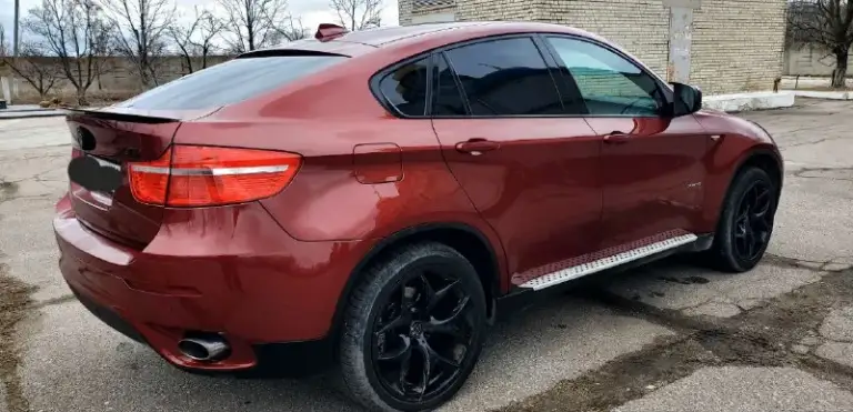 Легендарный bmw x6 в безупречном состоянии! 🔥
​Продаю свой автомобиль, который дарит эмоции каждый день. Настоящий «икс» в заводском m-пакете. Машина для тех, кто ищет живой экземпляр, а не «дрова».
​✅ Основные параметры:
​Год выпуска: 2009
​Двигатель: 3.0 л (306 л. С. ) — идеальное сочетание динамики и налога.
​Пробег: 190.000 км (родной, по состоянию видно).
​Владельцы: 3 по птс.
​Состояние машины — идеальное. Полностью обслужена «от и до», никаких вложений не требует. Мотор сухой, работает ровно, коробка переключает плавно. Салон чистый, не прокуренный. Внешне выглядит очень дерзко благодаря м-пакету.
​💰 Цена: 1 650 000 руб. Реальному покупателю торг💸
📍 Осмотр: г. Донецк
📞 Связь: +7(949)003-60-29 - фотография - 6