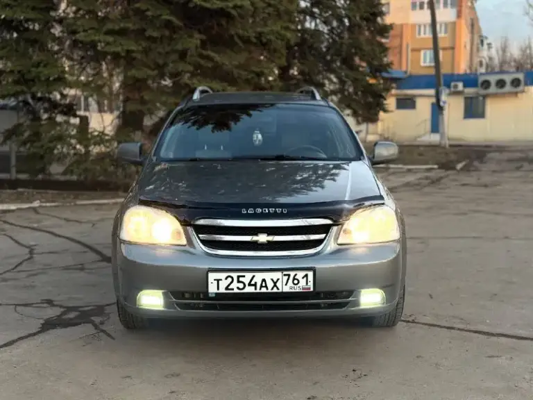 Chevrolet lacetti!
2012 Года выпуска
Газ-бензин евро4
Мотор 1.6. 109 л. С.
Механика
Кондиционер.
Гидроусилитель руля.
4 Электростеклоподьемника.
Электрорегулировка зеркал.
Система abs.
Подушки безопасности airbag.
Подогрев заднего стекла, подогревы зеркал заднего вида.
Автомобиль в отличном техническом состоянии. Мотор не троит, не дымит, работает ровно, масло от замены до замены. Коробка работает отлично все скорости включаются без хруста. Подвеска сбитая без лишних посторонних звуков, машина уверенно держит дорогу. По электрике работает абсолютно все.
На крыше установлены заводские рейлинги.
Кузов в хорошем состоянии, дно, арки, пороги, низа дверей целые.
Автомобиль полностью комплектный( запаска, домкрат, балонный ключ)
По электрике все исправно, работает каждая кнопка.
Автомобиль на новой зимней резине yokohama. Летняя резина тоже в комплекте.
Юридически чиста
Г. Макеевка.
Цена: 595000р
Торг
+79493935825
+79495358342 - фотография - 2