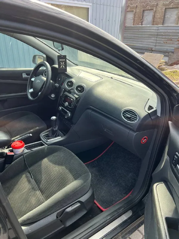 Продам ford focus 2 ghia
Год: 2007
Пробег: 247 родной
Двигатель 1.8 бенз 125лс нареканий нет, едет классно, ходовая часть недавно обслужена, новые колодки тормозные диски, делать ничего не нужно, салон очень хорошо сохранился не затертый, кузов в очень достойном состоянии без гнили и коррозии, днище все целое! В дтп не был все крепления везде завод! Полная комплектация ghia с двух-зонным климатом подогревами сидений, лобового, зеркал, стабилизация, дисковые тормоза вкруг, стеклоподьемники вкруг, подрулевое управление музыкой, эл. Фары, птф, бортовик, стекло лобовое без трещин стоит заводское с обогревом! Автомобиль уже на летней резине практически новой! На данный момент вложений не требует.
Документы чистые, птс оригинал! Тех осмотр есть.
Торг есть
Цена: 545000р
📍Мариуполь
📞+79496463727 - фотография - 9