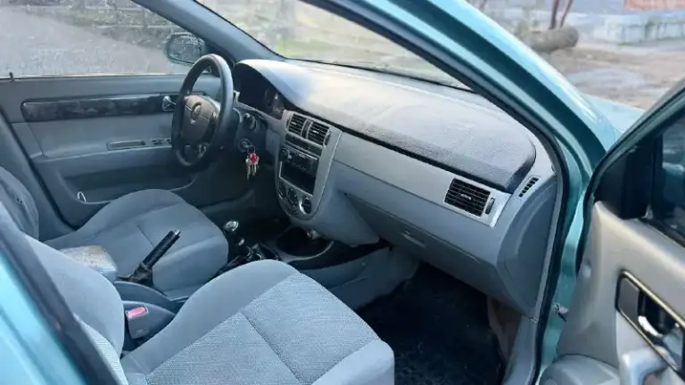 Цена: 510.000₽. Торг
Продаю chevrolet lacetti
По документам авто чистая, любое оформление, тех-осмотр пройден,
Автомобиль в отличном состоянии, пробег родной, автотека зеленая, кузов весь ровный, без дтп, без гнили и ржавчины, пороги и дно в идеальном состоянии.
По технической части автомобиль полностью обслужен, двигатель работает тихо, масло не ест от слова совсем,
Коробка работает идеально, ходовая полностью обслужена,
Комплектация: кондиционер, стеклоподъемники, электрозеркала с подогревом, штатная сигнализация, мультируль, abs, магнитола pioneer, отличная летняя резина на литье.
Звоните в любое время.
Возможен обмен, с вашей доплатой.
Двигатель: 1.6.бензин.
Год: 2009.
Пробег: 220 к.
Коробка: механика 5 ст.
Г харцызск-макеевка.
Тел +79490402844 николай
📞 Звоните: +7(949)0402844 - фотография - 10