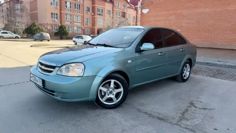 Цена: 510.000₽. Торг
Продаю chevrolet lacetti
По документам авто чистая, любое оформление, тех-осмотр пройден,
Автомобиль в отличном состоянии, пробег родной, автотека зеленая, кузов весь ровный, без дтп, без гнили и ржавчины, пороги и дно в идеальном состоянии.
По технической части автомобиль полностью обслужен, двигатель работает тихо, масло не ест от слова совсем,
Коробка работает идеально, ходовая полностью обслужена,
Комплектация: кондиционер, стеклоподъемники, электрозеркала с подогревом, штатная сигнализация, мультируль, abs, магнитола pioneer, отличная летняя резина на литье.
Звоните в любое время.
Возможен обмен, с вашей доплатой.
Двигатель: 1.6.бензин.
Год: 2009.
Пробег: 220 к.
Коробка: механика 5 ст.
Г харцызск-макеевка.
Тел +79490402844 николай
📞 Звоните: +7(949)0402844 - фотография - 2