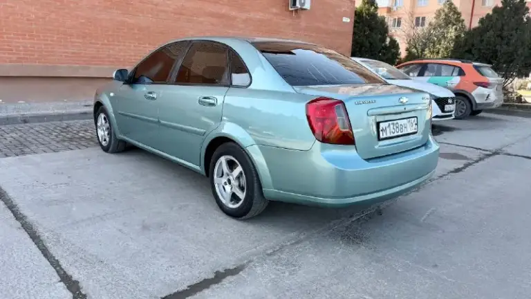 Цена: 510.000₽. Торг
Продаю chevrolet lacetti
По документам авто чистая, любое оформление, тех-осмотр пройден,
Автомобиль в отличном состоянии, пробег родной, автотека зеленая, кузов весь ровный, без дтп, без гнили и ржавчины, пороги и дно в идеальном состоянии.
По технической части автомобиль полностью обслужен, двигатель работает тихо, масло не ест от слова совсем,
Коробка работает идеально, ходовая полностью обслужена,
Комплектация: кондиционер, стеклоподъемники, электрозеркала с подогревом, штатная сигнализация, мультируль, abs, магнитола pioneer, отличная летняя резина на литье.
Звоните в любое время.
Возможен обмен, с вашей доплатой.
Двигатель: 1.6.бензин.
Год: 2009.
Пробег: 220 к.
Коробка: механика 5 ст.
Г харцызск-макеевка.
Тел +79490402844 николай
📞 Звоните: +7(949)0402844 - фотография - 4