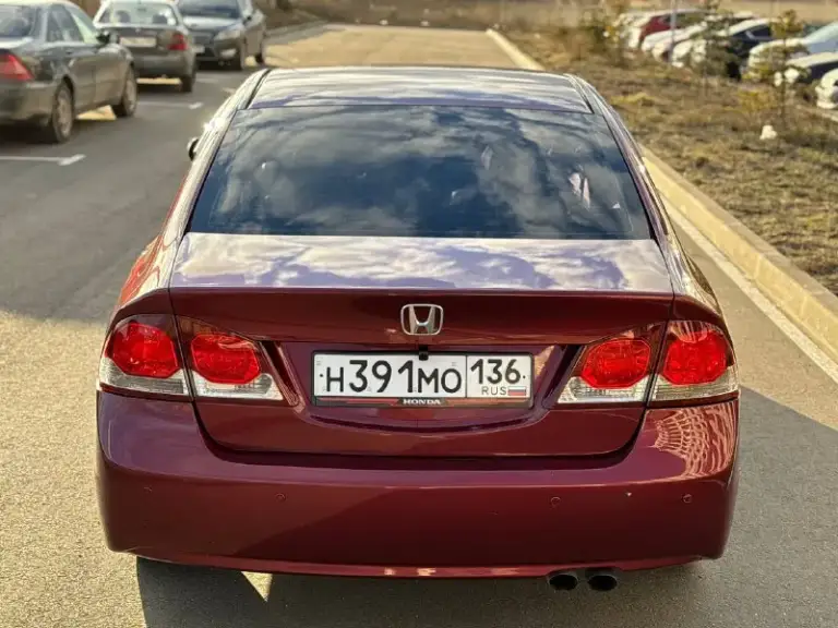 Honda civic 1.8 at executive

2009 Год
Автомат
Автомобиль в прекрасном состоянии!
Технически без замечаний
Кузов ровный красивый, не гнилой без рыжиков вмятин и царапин!
Мотор работает мягко масло не расходует
Коробка переключает мягко
Лепестки работают!
Установлена качественная магнитола, задняя камера
Климат рабочий
Подогревы сидений
Установлены хорошие led верх низ
Автомобиль обслужен !
Остальные вопросы по телефону:
Цена 780 000₽
+79496361868 - фотография - 6
