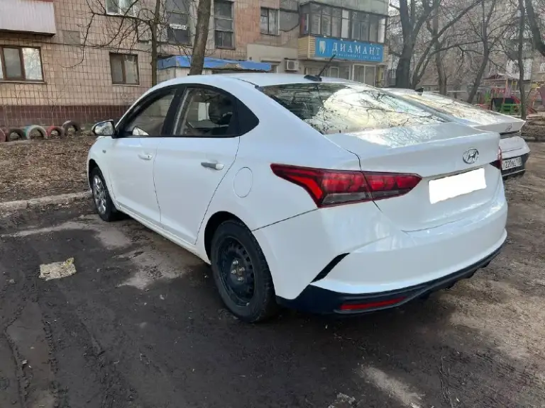 Hyundai solaris
Конец 2020 г 2 рестайлинг
Продаётся живая рабочая машина, по технической части, 5 из 5 -и, безопасность на месте! Нет подтеков, запотеваний, масложора
Пробег 158 тыс. Км (автотекой и состоянием рабочих узлов подтверждено)
1,4 Автомат
2 Ключа
Стекла завод
Менялось переднее левое крыло, остальное все родное в заводском окрасе.
По технике полный идеал! Коробка 6 ступеней листает мягко, двигатель вообще не слышно как работает! Подвеска в идеале
Доки в порядке, без запретов и залогов.
Ошибок нет
Диагностическая карта для мрео есть!
+79493688783 Кирилл
Цена 930 тыс
📲 Tg: @kirf32
📞 Звоните: +7(949)3688783 - фотография - 5