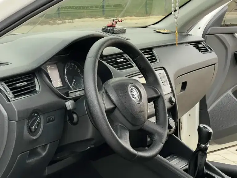 В продаже skoda octavia a7 в превосходном состоянии, обслужена абсолютно вся ! Вложений не каких не требует ! Эксплуатация с 2016 года ! Двигатель 1.6 mpi самый надежный ! Каробка механика, кузов оцинкован ! Стоят оригинальный диски ! Хорошая комплектация, бортовой компьютер, эл. Зеркала, кондиционер, регулировка руля, лифт сидений, и многое другое ! Любое переформление! Возможен обмен, на авто дешевле ! Цена 1045.000 руб торг, реальному покупателю ! +79497926050
📞 Звоните: +7(949)7926050 - фотография - 8