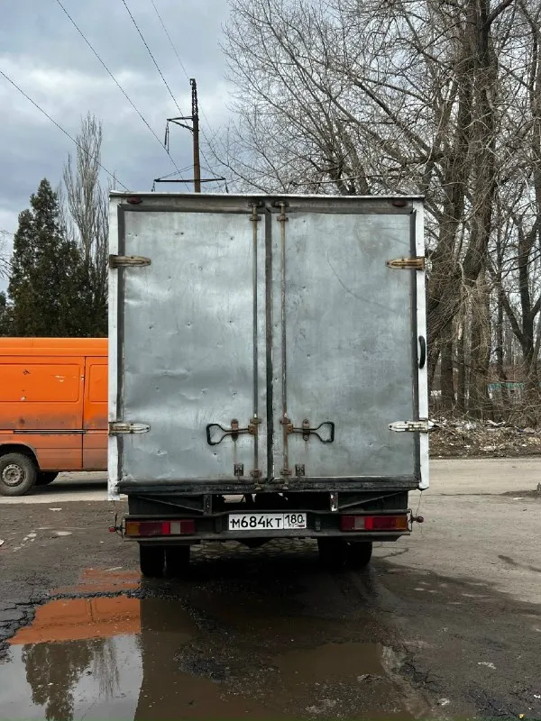 Продам газель 2013 г. Мотор инжектор газ бензин. Будка 4 м. Установлен рефрижератор на -+. Резина зад новые. Коробка сцепление новые. Документы в порядке, оформлен на меня. Цена 1🍋. Осмотр г. Донецк мкр. Текстильщик. 89494599150
📞 Звоните: +7(949)4599150 - фотография - 4