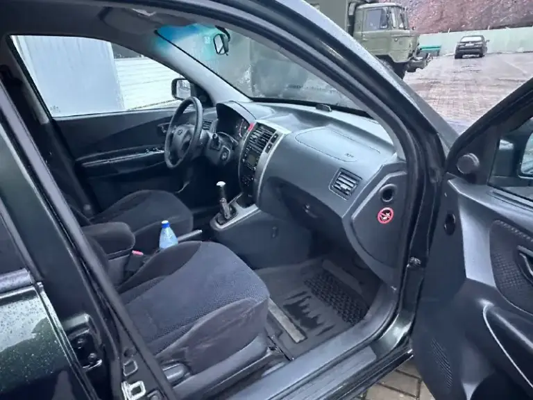 Продам hyundai tucson
2.0 Бензин
Передний привод
Год выпуска 2008
Коробка механика
Пробег 191000 тысячи
В идеальном состоянии
Без рыжиков
Без дтп
Без вмятин
Без царапин
По двигателю вся идеальная не троит не дымит масло не кушает
Коробка работает идеально не выбивает не хрустит всё скорости работают идеально
Подвеска вся обслужена ничего не стучит не гремит
Салон чистый ухоженный
По комплектации имеется
Климат контроль работает
Бортовой компьютер
Подогрев сидений
Подогрев зеркал
4 Стеклоподъемник
И многое другое цена 825 000
+79494581808 - фотография - 8