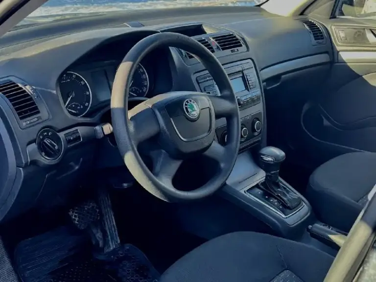 Skoda octavia 2010 рестайлинг
1.6 Aisin
🔥820 Тыс. Руб, торг
Родной пробег 165 тыс. Км
102 Л. С.
Abs, asr, esp, airbags, кондиционер, электропривод и подогрев зеркал, эсп, регулировка руля по высоте и вылету, аудиосистема, цз, зимняя шипованая резина.
Машина в отличном состоянии, обслужена, все исправно. Коробка не пинается. Никаких влодений не требует. Кузов без следов коррозии.
За машину не стыдно.
👌Техосмотр пройден, диагностическая карта на руках
Дебальцево
+7949-304-82-06
📲 Tg: vv
📞 Звоните: +7(949)3048206 - фотография - 5
