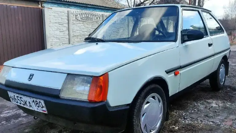 Продам заз 1102 таврия 91 год, пробег 89 тыс. Км. Я второй владелец. Машина не битая, не крашеная. Дно не гнилое, есть мелкие царапины, вмятины. Электрика работает исправно, свет хороший, лед лампы. Тормоза новые(глав. Цилиндр, рабочие, колодки, суппорты)патрубки, термостат, тосол поменяны. Шины, акб новые. На морозе запускается с пол оборота. Цена 115 тыс. Р. Макеевка. +79499415652,+79493213297.
📞 Звоните: +7(949)9415652 - фотография - 3