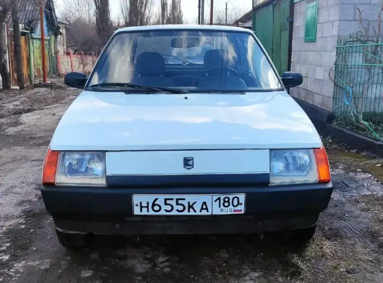 Продам заз 1102 таврия 91 год, пробег 89 тыс. Км. Я второй владелец. Машина не битая, не крашеная. Дно не гнилое, есть мелкие царапины, вмятины. Электрика работает исправно, свет хороший, лед лампы. Тормоза новые(глав. Цилиндр, рабочие, колодки, суппорты)патрубки, термостат, тосол поменяны. Шины, акб новые. На морозе запускается с пол оборота. Цена 115 тыс. Р. Макеевка. +79499415652,+79493213297.
📞 Звоните: +7(949)9415652 - фотография - 4