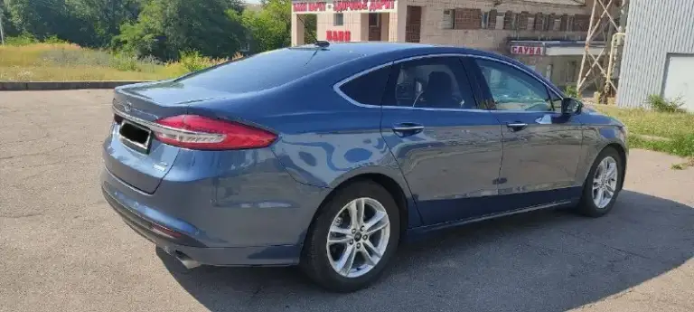 Ford fusion (north america) sе 1.5 ат есовооsт 184 л. С. 2018 года, пробег: 105тыс км
Комплектация sе:
- Кожаный салон
- Бесключевой доступ
- Stаrt/stор
- Автозапуск с ключа
- Двух зонный климат контроль
- Круиз-контроль
- Система удержания движения полос
- Люк
- Память сидений
- Электропривод передних сидений
- Подогрев сидений
- Подогрев руля
- Монитор
- Камера заднего вида
-Задние партроники
- Мультируль
- Управление аудиосистемой на руле
- Электроусилитель руля
- Датчик света
- Датчик дождя
- Дaтчик дaвлeния в шинaх
- Датчик наружной температуры
- Электропривод боковых зеркал
- Регулируемая рулевая колонка
- Телескопическая регулировка руля
-Вертикальная регулировка руля
- Цветной многофункциональный дисплей
(4.2")
- Система электронного контроля устойчивости (еsр)
-Антипробуксовочная система (тсs)
-Система помощи при старте на подъеме (нас)
Цена: 1.650.000р
Осмотр: г. Комсомольское
Телефон: +79493901339 александр - фотография - 3