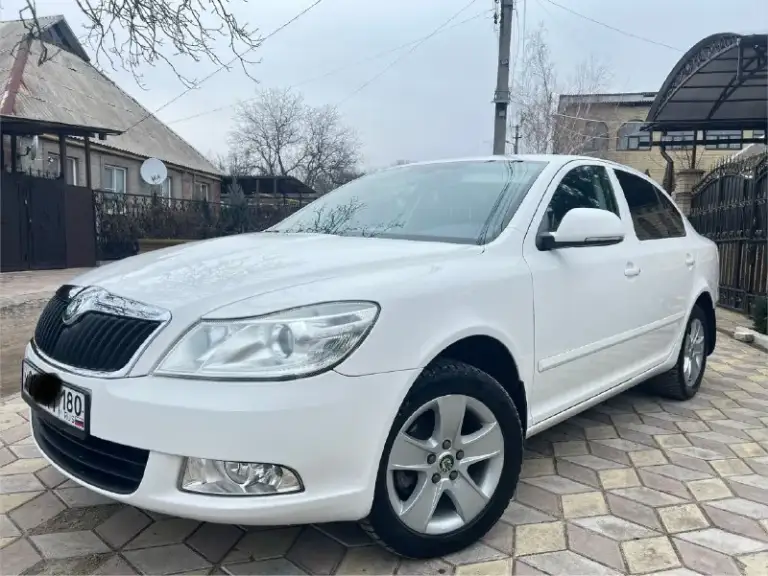 Skoda octavia 2012 года выпуска двигатель 1.6 mpi самый обычный коробка механика пробег 90000 км родного не смотаного без единого окраса любые проверки состояние нового автомобиля два ключа сигнализация с обратной с автозапуском и обратной связью зимняя резина все т. О проходила по регламенту цена 1 мл 180тысяч +7 (949) 520 5972
.
📞 Звоните: +7(949)5205972 - фотография - 1