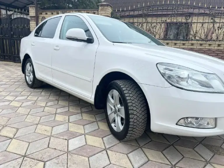 Skoda octavia 2012 года выпуска двигатель 1.6 mpi самый обычный коробка механика пробег 90000 км родного не смотаного без единого окраса любые проверки состояние нового автомобиля два ключа сигнализация с обратной с автозапуском и обратной связью зимняя резина все т. О проходила по регламенту цена 1 мл 180тысяч +7 (949) 520 5972
.
📞 Звоните: +7(949)5205972 - фотография - 2