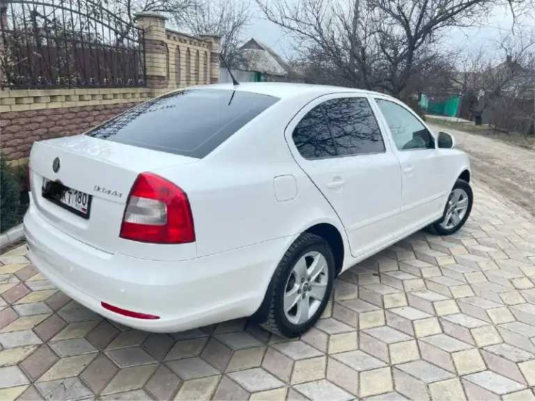 Skoda octavia 2012 года выпуска двигатель 1.6 mpi самый обычный коробка механика пробег 90000 км родного не смотаного без единого окраса любые проверки состояние нового автомобиля два ключа сигнализация с обратной с автозапуском и обратной связью зимняя резина все т. О проходила по регламенту цена 1 мл 180тысяч +7 (949) 520 5972
.
📞 Звоните: +7(949)5205972 - фотография - 5