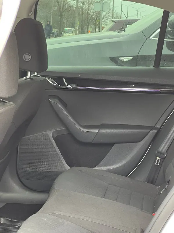 В продаже skoda octavia black edition a7 рестайлинг (2018года)

- Вложили более 500 тысяч рублей на доработку автомобиля
- Родного трассового пробега 140 тысяч километров
- 1.8 T (gen 3)
- Коробка автомат
- Максимальная комплектация
- Автомобиль покупался у официального дилера а ростове
- Автомобиль в идеальном состоянии
- Стёкла оригинал
- Заводской black edition
- Автомобиль в заводском окрасе
- Премиальная музыка canton
Комплектaция blaсk еditiоn - черная крыша, черные боковые зеркала, легкосплавные диски тrius r17 черные, черный спойлер крышки багажника, черная рамка решетки
Из доработок

Комплектация style +допы
-Установлена турбина is20, интеркулер
-Прошита в etuners мотор + коробка
-Пружины -30 eibach e10-79-010-02-22
-Установлен диффузор от kazan67/сделан выхлоп в глушитель46
-Заменены диски с колодками ( усиленые перфорированные тормозные диски)

Цена 1.890.000 торг на месте
Рассматриваю обмен в обе стороны

Город донецк
Номер телефона +7 949 382 2120( есть
Telegram)
Писать лс - фотография - 8