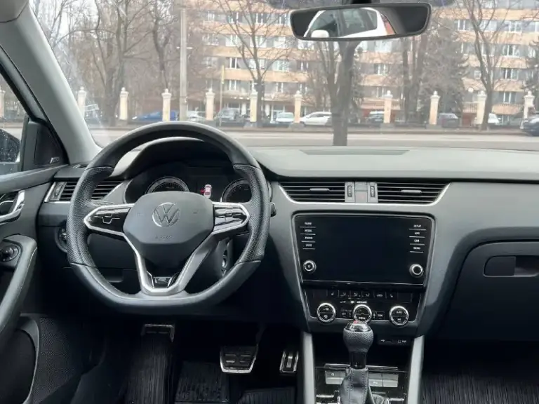 В продаже skoda octavia black edition a7 рестайлинг (2018года)

- Вложили более 500 тысяч рублей на доработку автомобиля
- Родного трассового пробега 140 тысяч километров
- 1.8 T (gen 3)
- Коробка автомат
- Максимальная комплектация
- Автомобиль покупался у официального дилера а ростове
- Автомобиль в идеальном состоянии
- Стёкла оригинал
- Заводской black edition
- Автомобиль в заводском окрасе
- Премиальная музыка canton
Комплектaция blaсk еditiоn - черная крыша, черные боковые зеркала, легкосплавные диски тrius r17 черные, черный спойлер крышки багажника, черная рамка решетки
Из доработок

Комплектация style +допы
-Установлена турбина is20, интеркулер
-Прошита в etuners мотор + коробка
-Пружины -30 eibach e10-79-010-02-22
-Установлен диффузор от kazan67/сделан выхлоп в глушитель46
-Заменены диски с колодками ( усиленые перфорированные тормозные диски)

Цена 1.890.000 торг на месте
Рассматриваю обмен в обе стороны

Город донецк
Номер телефона +7 949 382 2120( есть
Telegram)
Писать лс - фотография - 9