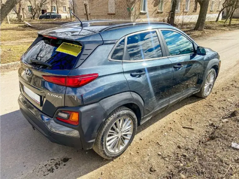 🚗 Продаётся отличный автомобиль hyundai kona! 🚗 2018 год выпуска пробег: 98 000 миль состояние: отличное, без вложений! ✅ расход топлива: всего 7.5 литров на 100 км ⛽ комплектация: 🌟 полный привод — для уверенности на любой дороге 🌟 блокировка дифференциала — максимум контроля 🌟 помощь при спуске с горы — безопасность и комфорт 🌟 старт-стоп система — экономия топлива и экологии 🌟 бесключевой доступ — удобство в каждой поездке 🌟 мульти руль — управление под рукой 🌟 кондиционер — прох ваз в жару 🌟 камера заднего вида - для комфортной езды задним ходом идеальный вариант для тех, кто ценит надёжность и комфорт! Звоните и приезжайте на тест-драйв! 📞🚙 телефон ☎️ +79495198464 территориально г. Енакиево цена 1.500 000р 💰
📞 Звоните: +7(949)5198464 - фотография - 3