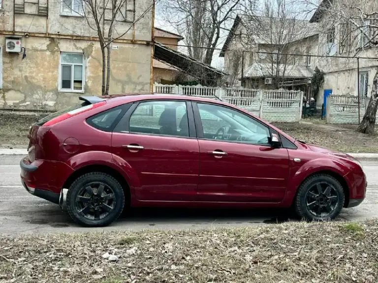 Продам ford фокус 2007г двигатель 1.8 надёжный, без масложора зелёная автотека ! Родной пробег 176.000 в прекрасном состоянии, без каких-либо вложений. По кузову без гнили и ржавчины, ровный и красивый. Остекление все заводское без сколов и трещин. Топовая комплектация chia: 2х зонный климат контроль,4 электро стекло подьемника, обогревы, датчики дождя и света, круиз контроль, мультируль, гур, подушки безопасности, abs, птф и многое другое. Подвеска вся менялась летом, ехать приятно. По документам полный порядок, любые переоформления. Техосмотр в подарок ! Цена : 520.000 торг у капота +79497835976
📞 Звоните: +7(949)7835976 - фотография - 2