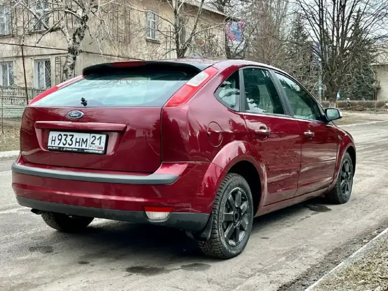 Продам ford фокус 2007г двигатель 1.8 надёжный, без масложора зелёная автотека ! Родной пробег 176.000 в прекрасном состоянии, без каких-либо вложений. По кузову без гнили и ржавчины, ровный и красивый. Остекление все заводское без сколов и трещин. Топовая комплектация chia: 2х зонный климат контроль,4 электро стекло подьемника, обогревы, датчики дождя и света, круиз контроль, мультируль, гур, подушки безопасности, abs, птф и многое другое. Подвеска вся менялась летом, ехать приятно. По документам полный порядок, любые переоформления. Техосмотр в подарок ! Цена : 520.000 торг у капота +79497835976
📞 Звоните: +7(949)7835976 - фотография - 3