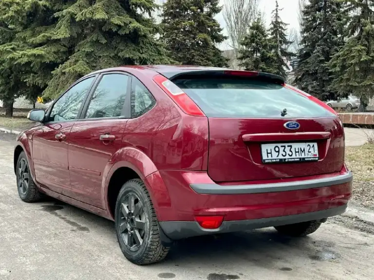 Продам ford фокус 2007г двигатель 1.8 надёжный, без масложора зелёная автотека ! Родной пробег 176.000 в прекрасном состоянии, без каких-либо вложений. По кузову без гнили и ржавчины, ровный и красивый. Остекление все заводское без сколов и трещин. Топовая комплектация chia: 2х зонный климат контроль,4 электро стекло подьемника, обогревы, датчики дождя и света, круиз контроль, мультируль, гур, подушки безопасности, abs, птф и многое другое. Подвеска вся менялась летом, ехать приятно. По документам полный порядок, любые переоформления. Техосмотр в подарок ! Цена : 520.000 торг у капота +79497835976
📞 Звоните: +7(949)7835976 - фотография - 4