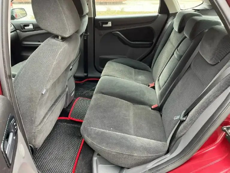Продам ford фокус 2007г двигатель 1.8 надёжный, без масложора зелёная автотека ! Родной пробег 176.000 в прекрасном состоянии, без каких-либо вложений. По кузову без гнили и ржавчины, ровный и красивый. Остекление все заводское без сколов и трещин. Топовая комплектация chia: 2х зонный климат контроль,4 электро стекло подьемника, обогревы, датчики дождя и света, круиз контроль, мультируль, гур, подушки безопасности, abs, птф и многое другое. Подвеска вся менялась летом, ехать приятно. По документам полный порядок, любые переоформления. Техосмотр в подарок ! Цена : 520.000 торг у капота +79497835976
📞 Звоните: +7(949)7835976 - фотография - 8