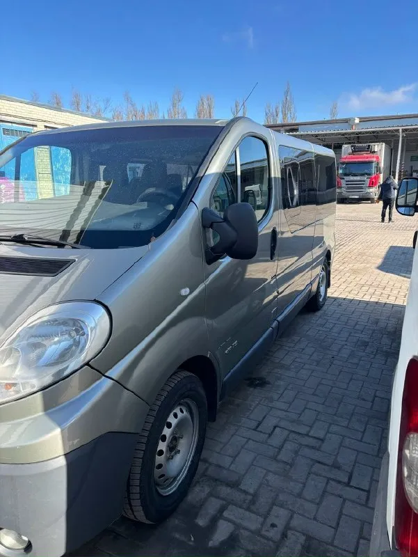Продаю renault trafic 2013 г. В. — отличный пассажирский микроавтобус официально куплен новым у дилера renault на куйбышева в донецке. С момента покупки находится в одних руках — я первый и единственный владелец. • пассажирская версия • длинная база • съёмные задний ряд сидений • двигатель 2.0 (дизель) • по технике вопросов нет — всё работает, обслуживался своевременно • не использовался в коммерческих целях цена: 1 800 000 руб. Торг уместен при осмотре. Номер для связи +7 949 325 0494, г. Харцызск
📞 Звоните: +7(949)3250494 - фотография - 2