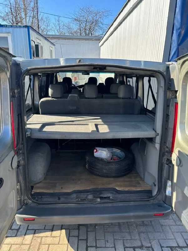 Продаю renault trafic 2013 г. В. — отличный пассажирский микроавтобус официально куплен новым у дилера renault на куйбышева в донецке. С момента покупки находится в одних руках — я первый и единственный владелец. • пассажирская версия • длинная база • съёмные задний ряд сидений • двигатель 2.0 (дизель) • по технике вопросов нет — всё работает, обслуживался своевременно • не использовался в коммерческих целях цена: 1 800 000 руб. Торг уместен при осмотре. Номер для связи +7 949 325 0494, г. Харцызск
📞 Звоните: +7(949)3250494 - фотография - 3
