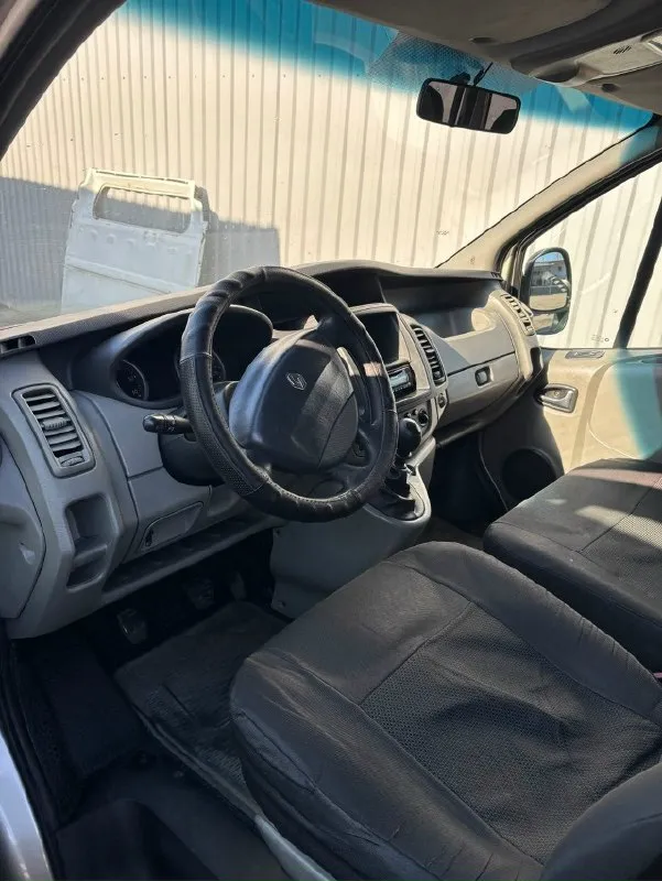 Продаю renault trafic 2013 г. В. — отличный пассажирский микроавтобус официально куплен новым у дилера renault на куйбышева в донецке. С момента покупки находится в одних руках — я первый и единственный владелец. • пассажирская версия • длинная база • съёмные задний ряд сидений • двигатель 2.0 (дизель) • по технике вопросов нет — всё работает, обслуживался своевременно • не использовался в коммерческих целях цена: 1 800 000 руб. Торг уместен при осмотре. Номер для связи +7 949 325 0494, г. Харцызск
📞 Звоните: +7(949)3250494 - фотография - 4