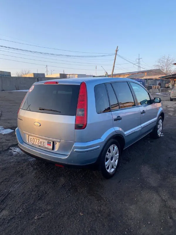 Ford fusion 2004
- 1.6
Коробка автомат.
Полная комплектация: люк, обогрев лобового стекла, подогрев сидений, кондиционер, v-basta. Все работает в штатном режиме. Автомобиль семейный, 6 лет в одних руках. За машиной следил. Все расходники менялись во время. Езжу каждый день. И коробка работает без нареканий. Из недочетов только косметические нюансы. В дтп не участвовала. Переоформление в мрэо бе проблем, буду присутствовать в мрэо. На все вопросы отвечу, звоните:
+7-949-316-51-71
Цена: 555.000 руб
Автомобиль находиться в макеевке.
📞 Звоните: +7(949)3165171 - фотография - 4