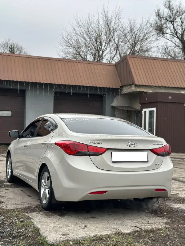 Цена: 850.000
Продам hyundai elantra
Автомобиль собран в корее (подтверждается vinкодом)
Куплена в автосалоне в донецке
Год выпуска 2013
Двигатель 1.8
Акпп 6ст
Комплектация:
✅Двухзонный климат контроль ( работает холодит как положено)
✅Полный электростеклопакет
✅Складывания зеркал
✅Датчик дождя
✅Подогрев передних сидений
✅Полный мультируль
✅Подогрев руля
Салон в отличном состоянии (в авто не курили, на сидениях чехлы, под ними сидушки идеал)!
Два ключа‼️
⚡️Стекла все заводские включая лобовое!
Новая зимняя шипованная резина!
В ближний дальний и птф установлены led лампы свет сушит асфальт 🔆
💪🏻Мотор 1.8 ( 150🐎) едет уверенно, при этом расход 8л по городу, масло не кушает от замены до замены, меняю каждые 8000км ( на 230 был кап. Ремонт )
Акпп передачи листает отлично не тупит не пинает.
✅Ходовая на 5++
Проверка авто на любом сто (за ваш счет!)
Пробег 286.000 не кручен ( автотека подтверждает!)
📄Документы в полном порядке я хозяин по птс и стс любой вид переоформления
Г. Шахтерск
Цена 💵 850.000
☎️ +79494172653 - фотография - 5