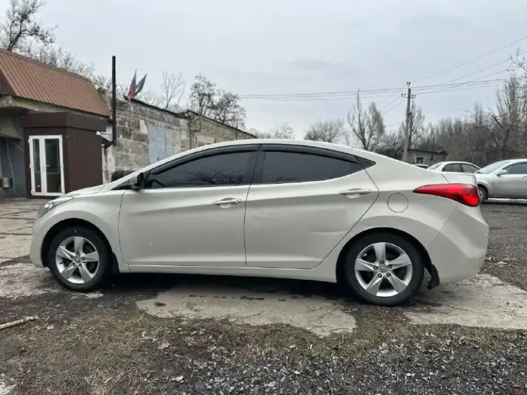 Цена: 850.000
Продам hyundai elantra
Автомобиль собран в корее (подтверждается vinкодом)
Куплена в автосалоне в донецке
Год выпуска 2013
Двигатель 1.8
Акпп 6ст
Комплектация:
✅Двухзонный климат контроль ( работает холодит как положено)
✅Полный электростеклопакет
✅Складывания зеркал
✅Датчик дождя
✅Подогрев передних сидений
✅Полный мультируль
✅Подогрев руля
Салон в отличном состоянии (в авто не курили, на сидениях чехлы, под ними сидушки идеал)!
Два ключа‼️
⚡️Стекла все заводские включая лобовое!
Новая зимняя шипованная резина!
В ближний дальний и птф установлены led лампы свет сушит асфальт 🔆
💪🏻Мотор 1.8 ( 150🐎) едет уверенно, при этом расход 8л по городу, масло не кушает от замены до замены, меняю каждые 8000км ( на 230 был кап. Ремонт )
Акпп передачи листает отлично не тупит не пинает.
✅Ходовая на 5++
Проверка авто на любом сто (за ваш счет!)
Пробег 286.000 не кручен ( автотека подтверждает!)
📄Документы в полном порядке я хозяин по птс и стс любой вид переоформления
Г. Шахтерск
Цена 💵 850.000
☎️ +79494172653 - фотография - 6