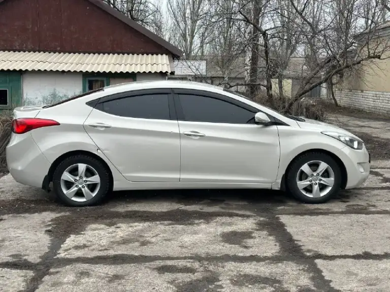 Цена: 850.000
Продам hyundai elantra
Автомобиль собран в корее (подтверждается vinкодом)
Куплена в автосалоне в донецке
Год выпуска 2013
Двигатель 1.8
Акпп 6ст
Комплектация:
✅Двухзонный климат контроль ( работает холодит как положено)
✅Полный электростеклопакет
✅Складывания зеркал
✅Датчик дождя
✅Подогрев передних сидений
✅Полный мультируль
✅Подогрев руля
Салон в отличном состоянии (в авто не курили, на сидениях чехлы, под ними сидушки идеал)!
Два ключа‼️
⚡️Стекла все заводские включая лобовое!
Новая зимняя шипованная резина!
В ближний дальний и птф установлены led лампы свет сушит асфальт 🔆
💪🏻Мотор 1.8 ( 150🐎) едет уверенно, при этом расход 8л по городу, масло не кушает от замены до замены, меняю каждые 8000км ( на 230 был кап. Ремонт )
Акпп передачи листает отлично не тупит не пинает.
✅Ходовая на 5++
Проверка авто на любом сто (за ваш счет!)
Пробег 286.000 не кручен ( автотека подтверждает!)
📄Документы в полном порядке я хозяин по птс и стс любой вид переоформления
Г. Шахтерск
Цена 💵 850.000
☎️ +79494172653 - фотография - 9