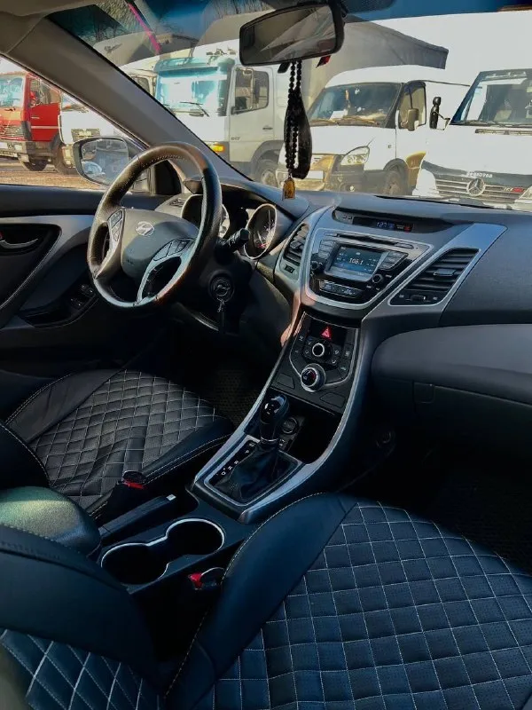 Продам hyundai elantra 2016

2015 Se/sport/limited 1.8 автомат (150 л. С. )
Родной пробег 67 тыс миль
(107 Тыс. Км)
Цвет белый перламутр. Отличное состояние. Автомобиль обслужен, сел и поехал.
Кожаный мульти руль громкая связь, камера заднего вида
-2 Комплекта резины
-Установлены дорогие кожаные чехлы от фирмы автопилот,
-Установлен новый led свет
-2 Комплекта ковров,
-Сигнализация pandora с автозапуском
В комплекте так же отдам много новых деталей, колодки и суппорта brembo, новые амортизаторы, пружины.
Автомобиль после химчистки и полировки.
За дополнительной информацией обращайтесь в личные сообщения или по номеру +79494142018
Г. Донецк
Цена 1.350.000 р - фотография - 5