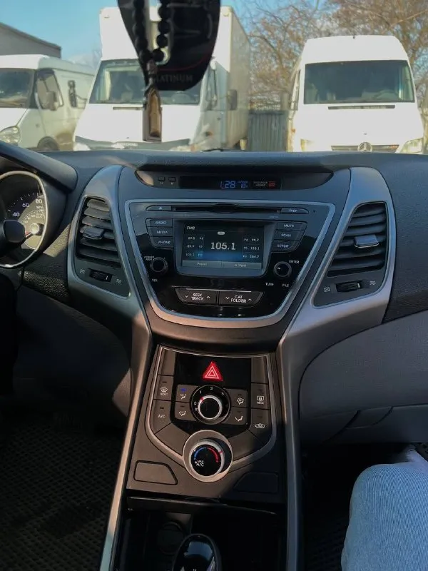 Продам hyundai elantra 2016

2015 Se/sport/limited 1.8 автомат (150 л. С. )
Родной пробег 67 тыс миль
(107 Тыс. Км)
Цвет белый перламутр. Отличное состояние. Автомобиль обслужен, сел и поехал.
Кожаный мульти руль громкая связь, камера заднего вида
-2 Комплекта резины
-Установлены дорогие кожаные чехлы от фирмы автопилот,
-Установлен новый led свет
-2 Комплекта ковров,
-Сигнализация pandora с автозапуском
В комплекте так же отдам много новых деталей, колодки и суппорта brembo, новые амортизаторы, пружины.
Автомобиль после химчистки и полировки.
За дополнительной информацией обращайтесь в личные сообщения или по номеру +79494142018
Г. Донецк
Цена 1.350.000 р - фотография - 6